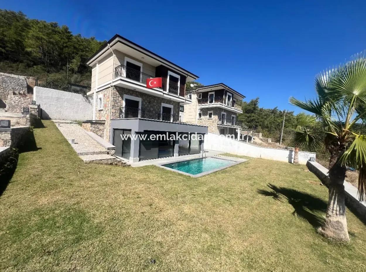 Herrlicher Blick Auf Die Natur Freistehender Garten Mit Parkplatz, Pool Mit Swimmingpool, 3 Zimmer, 4 Bäder, Ultra-Luxusvilla Zum Verkauf, 3 Etagen Auf Einem 500M2 Großen Grundstück