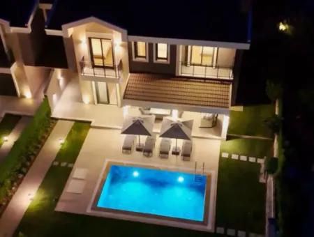 Villa For Sale In Marmaris Çamlı Area, 4 Rooms, 1 Living Room, 140M2 Garden, Swimming Pool, Parking Lot In 500M2 Plot