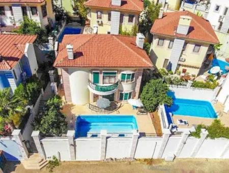 Villa For Sale In Armutalan, Marmaris With A Fully Detached Garden And Pool