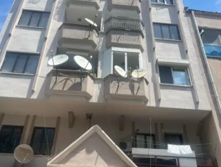 Marmaris Merkezde 2 Oda1 Salon Kapalı Mutfak Arakat Satılık Daire 110 M2 Denize Yakın